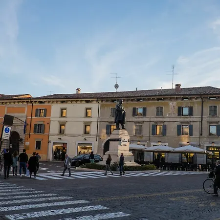 فندق مبيت وإفطار Residenza Roccaforte Scaligera فيرونا